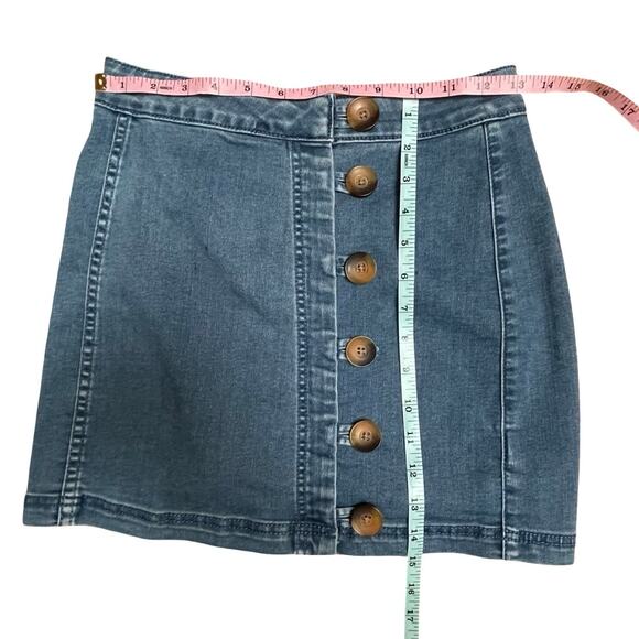 Free People Denim Button-Front Mini Skirt Size 2 - Picture 3 of 5